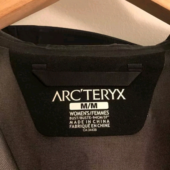 Arcteryx Gore Tex Codetta Coat M - Picture 4 of 10